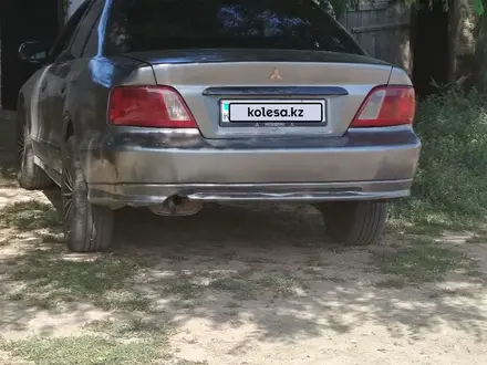 Mitsubishi Galant 2002 года за 1 600 000 тг. в Актобе – фото 2