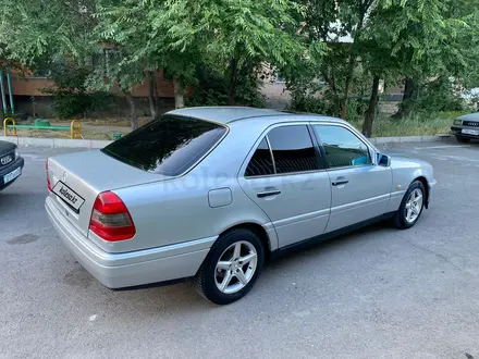 Mercedes-Benz C 220 1995 года за 2 000 000 тг. в Тараз – фото 4