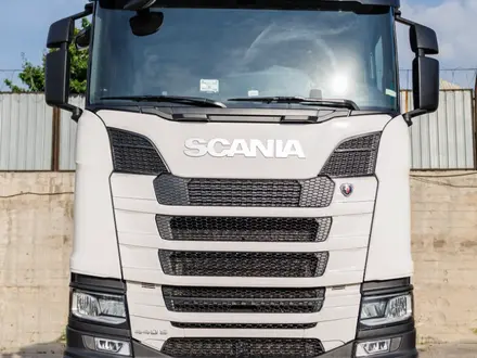 Scania  SCANIA S440 (4X2) высокая кабина цвет белый 2023 года за 70 000 000 тг. в Шымкент