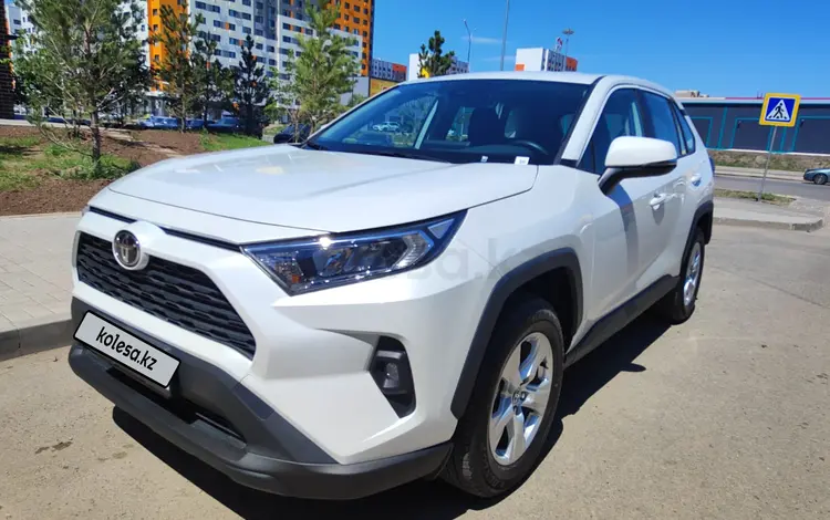 Toyota RAV4 2023 года за 15 000 000 тг. в Астана