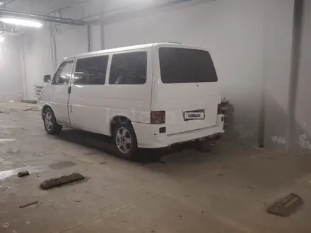 Volkswagen Caravelle 1997 года за 3 500 000 тг. в Астана – фото 3