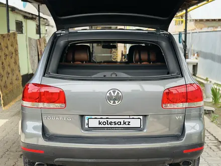 Volkswagen Touareg 2003 года за 3 900 000 тг. в Алматы – фото 12