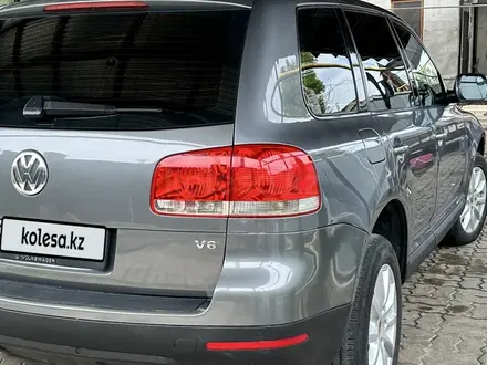 Volkswagen Touareg 2003 года за 3 900 000 тг. в Алматы – фото 4