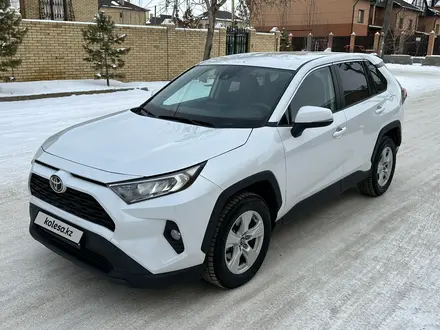 Toyota RAV4 2022 года за 12 790 000 тг. в Караганда