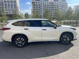 Toyota Highlander 2021 годаүшін30 500 000 тг. в Астана – фото 2