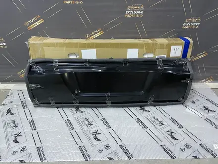 Крышка багажника нижний Land Cruiser 200 2007-2021 за 430 000 тг. в Шымкент