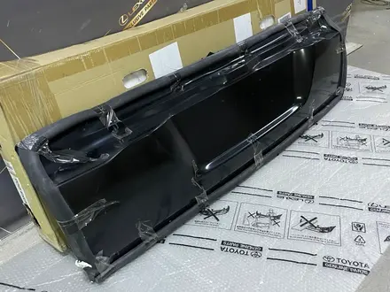 Крышка багажника нижний Land Cruiser 200 2007-2021 за 430 000 тг. в Шымкент – фото 2