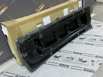 Крышка багажника нижний Land Cruiser 200 2007-2021 за 430 000 тг. в Шымкент – фото 5