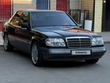 Mercedes-Benz E 220 1993 года за 6 000 000 тг. в Караганда