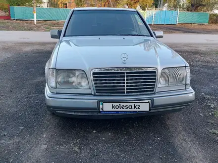Mercedes-Benz E 220 1994 года за 3 800 000 тг. в Кызылорда – фото 2