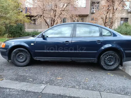 Volkswagen Passat 1997 года за 1 650 000 тг. в Шымкент – фото 2