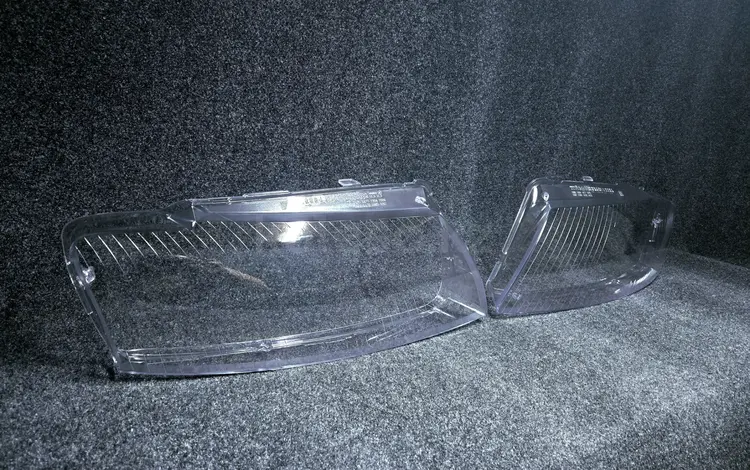 AUDI A8 стекло фары Алматы за 32 000 тг. в Алматы