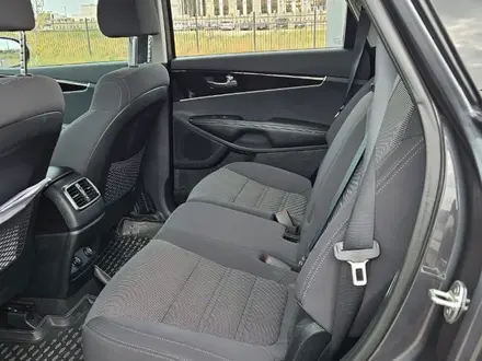 Kia Sorento 2019 года за 12 000 000 тг. в Астана – фото 2