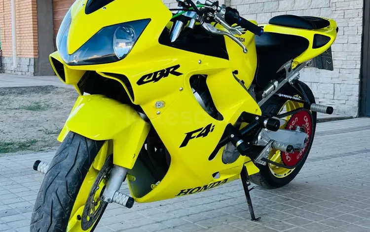 Honda  CBR 600F 2001 годаүшін3 500 000 тг. в Алматы