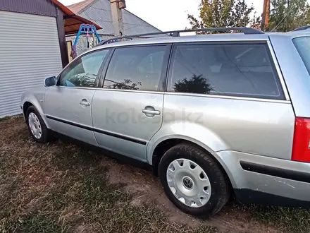 Volkswagen Passat 2002 года за 2 650 000 тг. в Уральск – фото 4