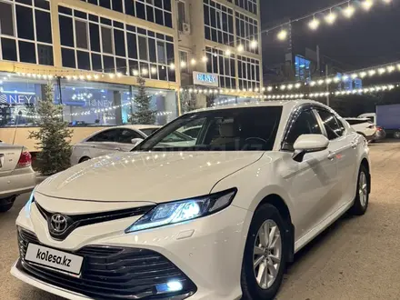 Toyota Camry 2020 года за 14 500 000 тг. в Уральск – фото 3