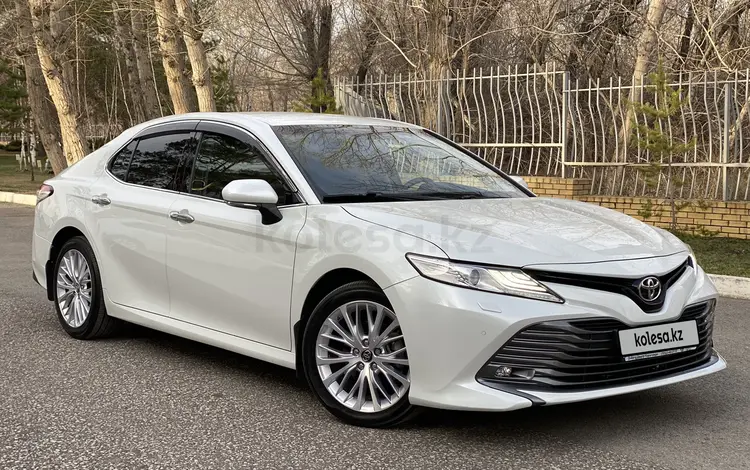 Toyota Camry 2019 годаүшін14 500 000 тг. в Караганда