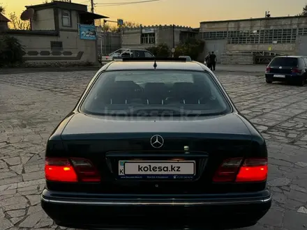 Mercedes-Benz E 320 2001 года за 5 300 000 тг. в Тараз – фото 5