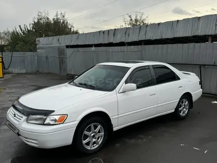 Toyota Camry 1997 года за 3 000 000 тг. в Алматы