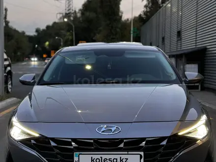 Hyundai Elantra 2023 года за 11 500 000 тг. в Алматы – фото 3