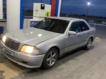 Mercedes-Benz C 180 1998 года за 2 900 000 тг. в Караганда – фото 3