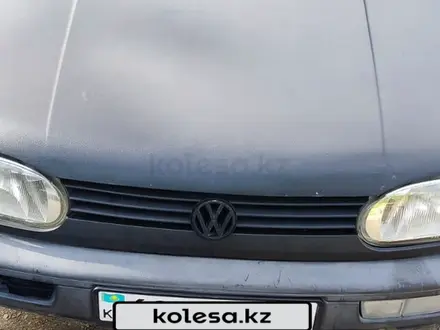 Volkswagen Golf 1995 годаүшін800 000 тг. в Усть-Каменогорск