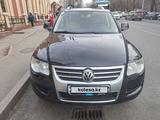 Volkswagen Touareg 2007 годаfor7 500 000 тг. в Алматы – фото 2