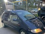 Volkswagen Sharan 1996 года за 1 750 000 тг. в Алматы – фото 4