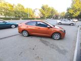 Hyundai Accent 2022 года за 8 500 000 тг. в Уральск – фото 2