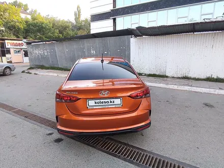 Hyundai Accent 2022 года за 8 500 000 тг. в Уральск – фото 3