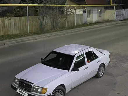 Mercedes-Benz E 230 1990 года за 1 300 000 тг. в Алматы – фото 2