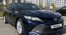 Toyota Camry 2018 года за 13 900 000 тг. в Астана – фото 3