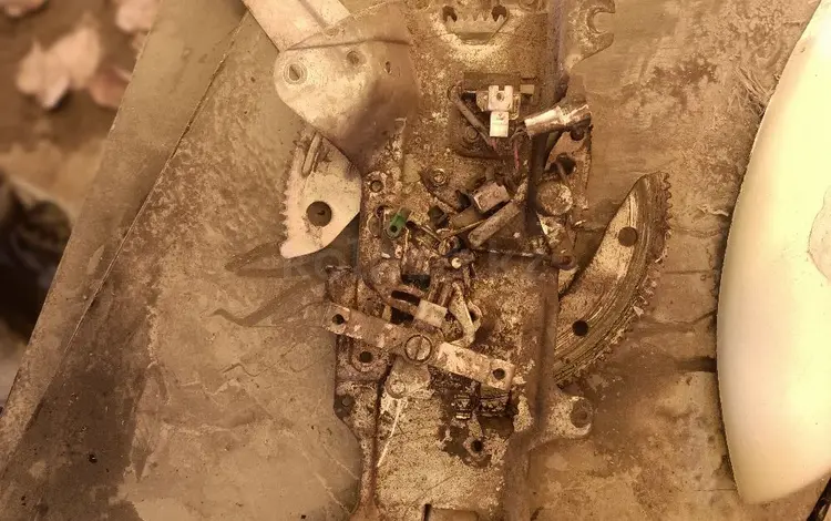 Механизм стеклоподъёмника крышки багажника сюрф 130 за 25 000 тг. в Алматы