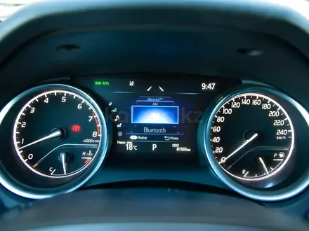 Toyota Camry 2021 года за 15 790 000 тг. в Алматы – фото 18