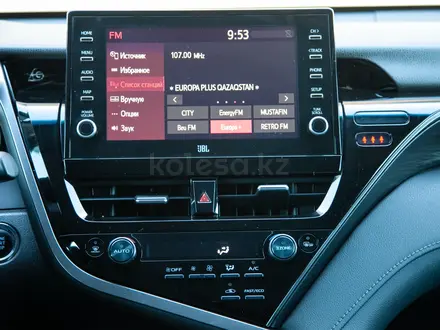 Toyota Camry 2021 года за 15 790 000 тг. в Алматы – фото 19