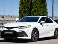 Toyota Camry 2021 года за 15 790 000 тг. в Алматы – фото 2