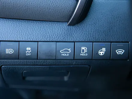 Toyota Camry 2021 года за 15 790 000 тг. в Алматы – фото 20