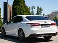 Toyota Camry 2021 года за 15 790 000 тг. в Алматы – фото 3