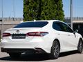 Toyota Camry 2021 года за 15 790 000 тг. в Алматы – фото 7