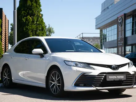 Toyota Camry 2021 года за 15 790 000 тг. в Алматы – фото 9