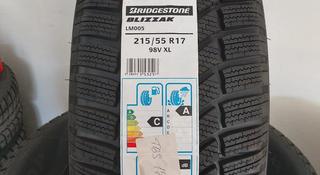 215/55/17 — Bridgestone Blizzak LM005 98V XL (Италия) за 45 000 тг. в Алматы