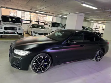 BMW 520 2023 года за 35 000 000 тг. в Астана – фото 2
