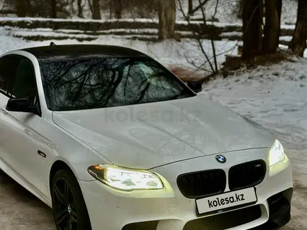 BMW 550 2014 года за 18 000 000 тг. в Алматы – фото 11