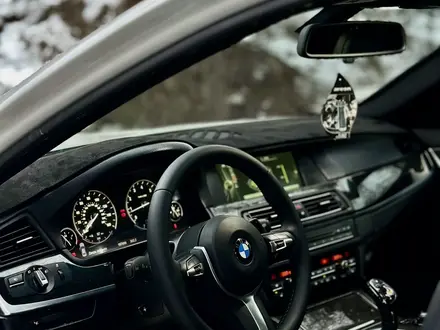 BMW 550 2014 года за 18 000 000 тг. в Алматы – фото 20