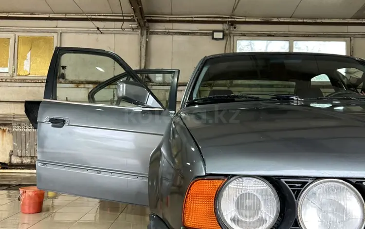 BMW 520 1990 года за 1 000 000 тг. в Уральск