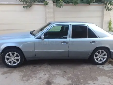 Mercedes-Benz E 280 1993 года за 2 500 000 тг. в Сарыагаш – фото 4