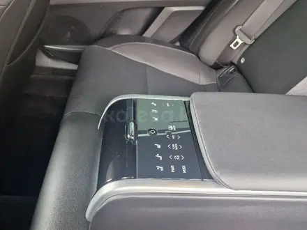 Toyota Camry 2024 года за 23 000 000 тг. в Актобе – фото 17