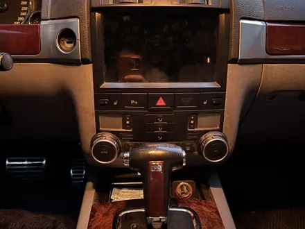 Volkswagen Touareg 2005 года за 3 500 000 тг. в Алматы – фото 14