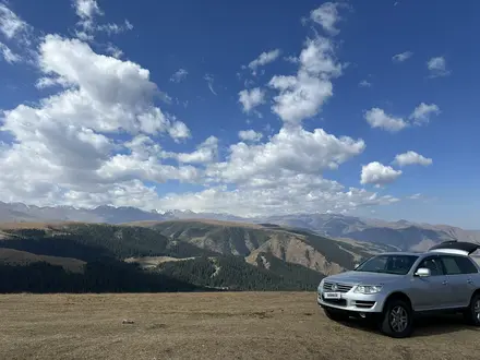 Volkswagen Touareg 2005 года за 3 500 000 тг. в Алматы – фото 25