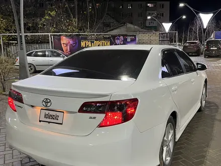 Toyota Camry 2013 года за 6 599 000 тг. в Уральск – фото 3